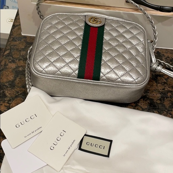 ❌SOLD❌ Gucci silver camera bag - Picture 9 of 9